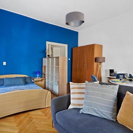 Polias Small Studio Πούλα Εξωτερικό φωτογραφία