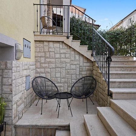 Polias Small Studio Πούλα Εξωτερικό φωτογραφία