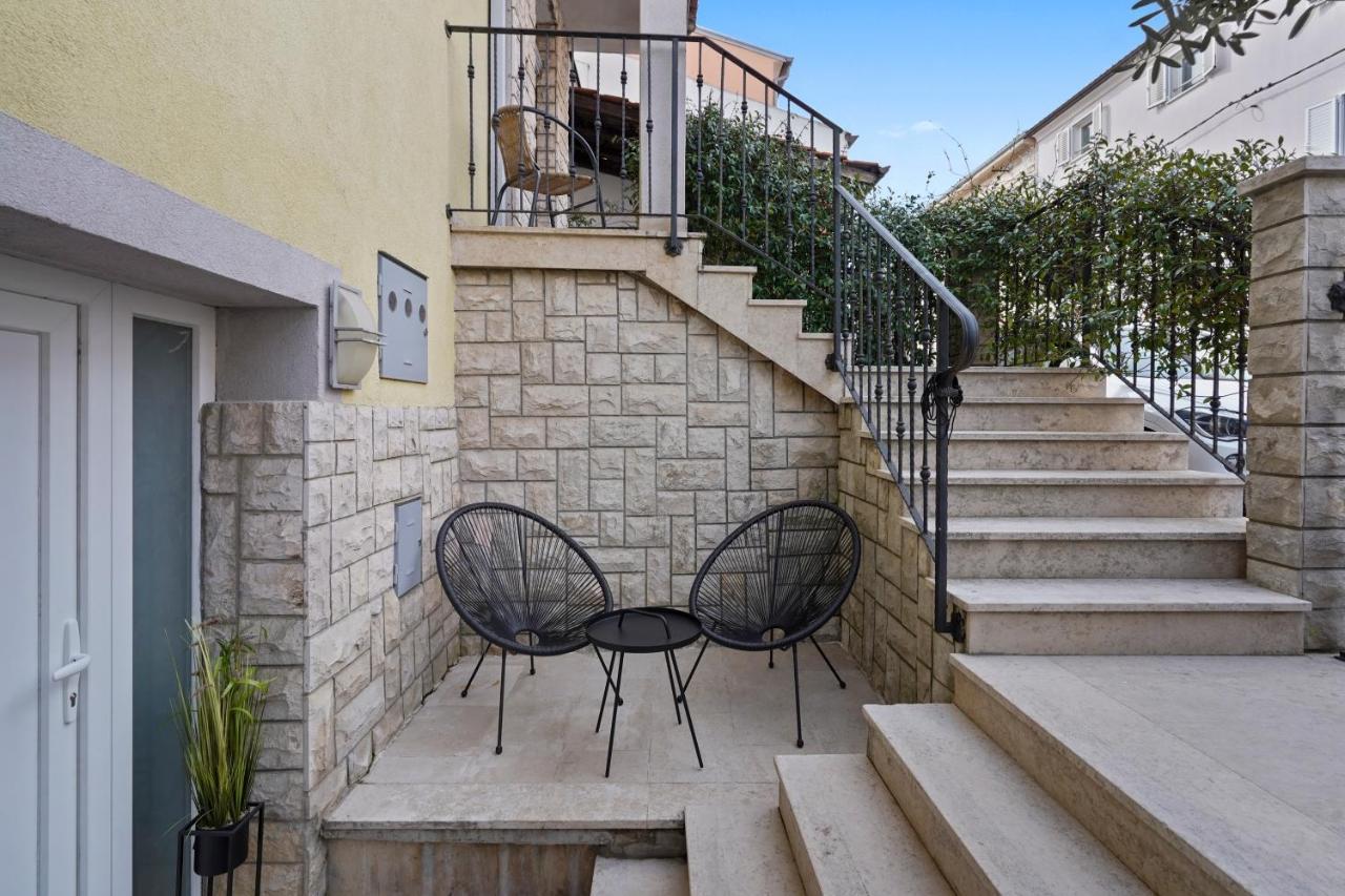 Polias Small Studio Πούλα Εξωτερικό φωτογραφία